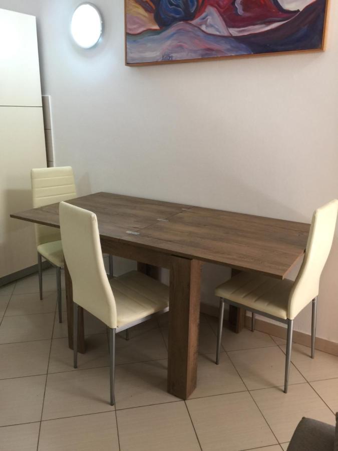 Apartma *